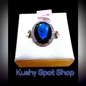 NWT 💙💎Blue Sapphire Colored Oval Cut Crystal w/ CZ Halo Accents Silver Ring sz 5